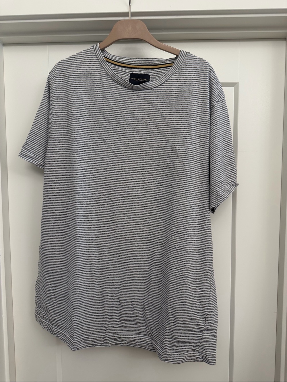 Striped Crew Neck T-Shirt in Light Gray